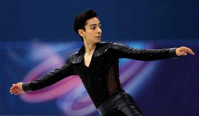 El patinador artístico sobre hielo, Donovan Carrillo, durante una competencia internacional.