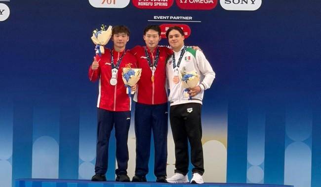 Osmar Olvera gana medalla de bronce en la Súper Final de la Copa del Mundo de Clavados 2026.