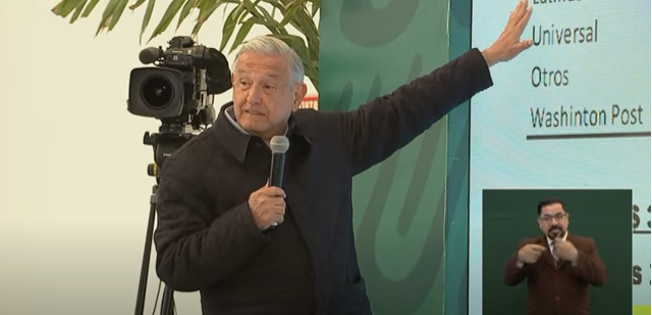 En plena conferencia matutina del viernes, el Presidente Andrés Manuel López Obrador expuso los presuntos ingresos del periodista Carlos Loret de Mola.