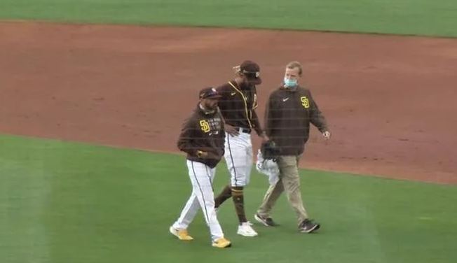 Fernando Tatis Jr., con molestia en el hombro izquierdo