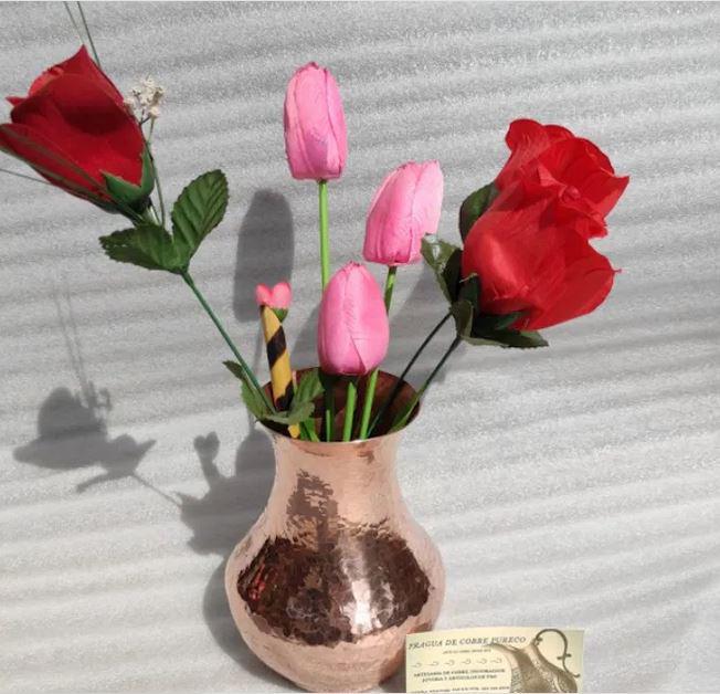 $!Florero de cobre.