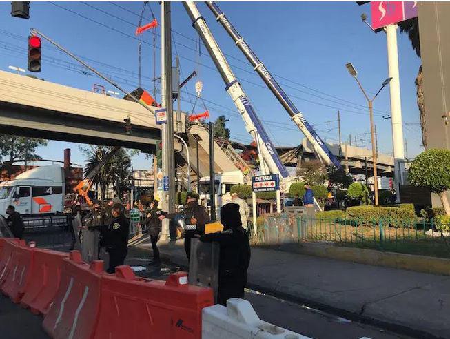$!Los vecinos denunciaron hace medio año, en octubre de 2020, un desnivel en el tramo elevado y manifestaron su temor de un colapso.