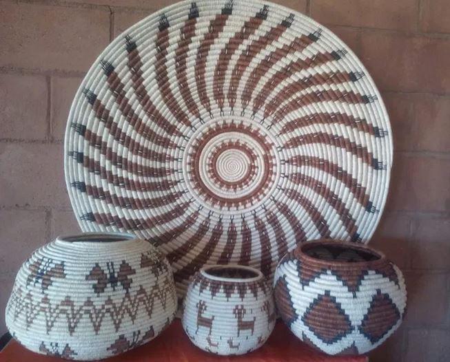 $!Cestos y mantel. Foto: Mina Barnett