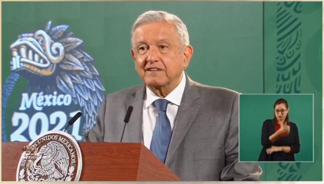 AMLO confirma regreso a clases presenciales en agosto; pide ayuda a padres