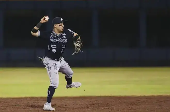 Juan Mora dice estar contento porque jugará en casa.