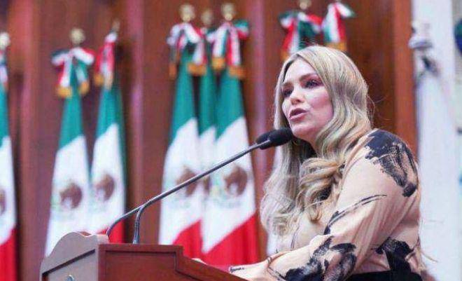 Connie Zazueta Castro.