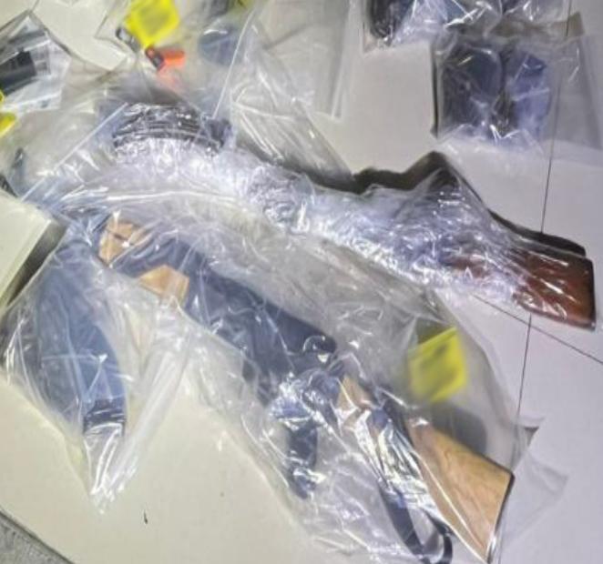 $!Difunden imágenes de lo asegurado tras la detención de “El Sagitario” en Culiacán