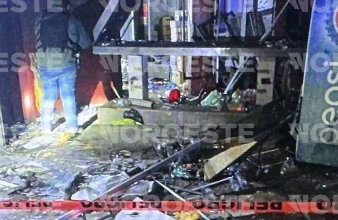 El estallido se reportó en un expendio de cerveza ubicado sobre la carretera México 40.
