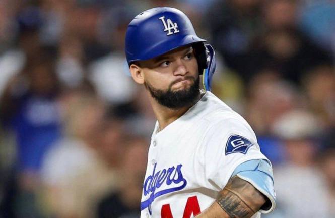 Andy Pagés falló en un reto de strike en el Juego 1 de la serie donde los Dodgers se enfrentan a los Bravos.