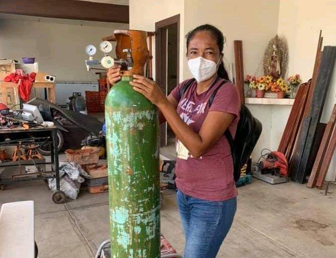Vecinos en Agua Verde adquieren tanque de oxígeno para enfermos de Covid-19 que no cuentan con recursos