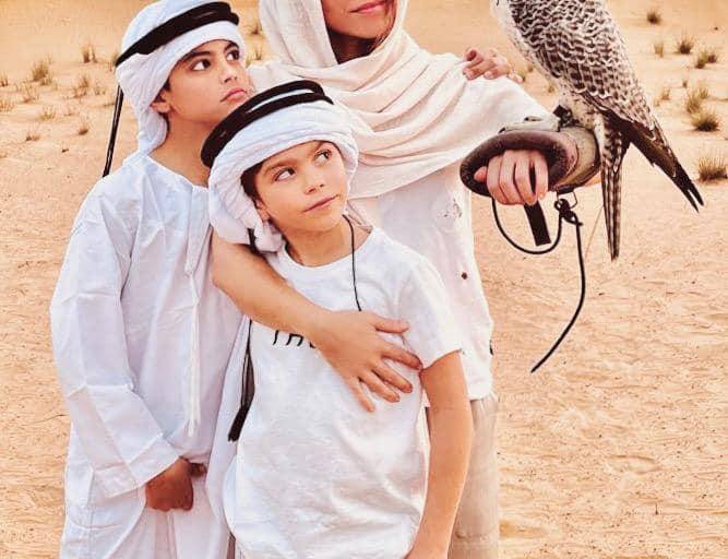 Disfrutan famosos una Navidad en familia