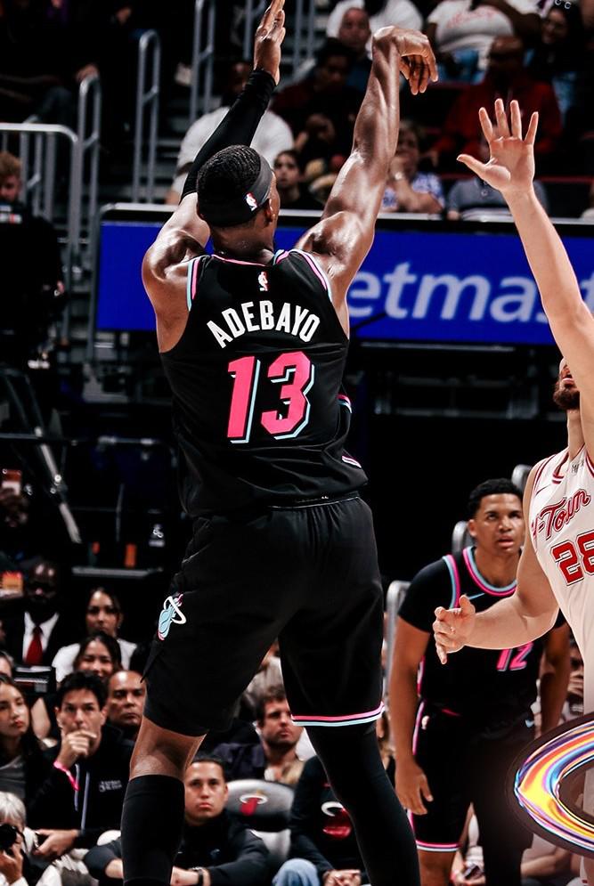 $!Heat se impone a Rockets con gran cierre de Larsson