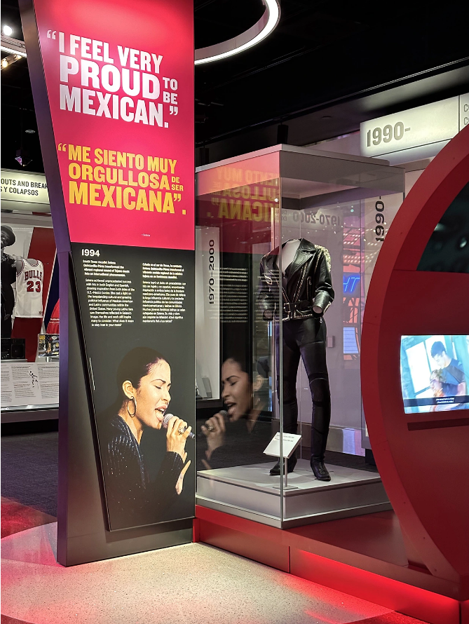 $!Exhiben atuendo icónico de Selena el el Museo Nacional de Historia Estadounidense