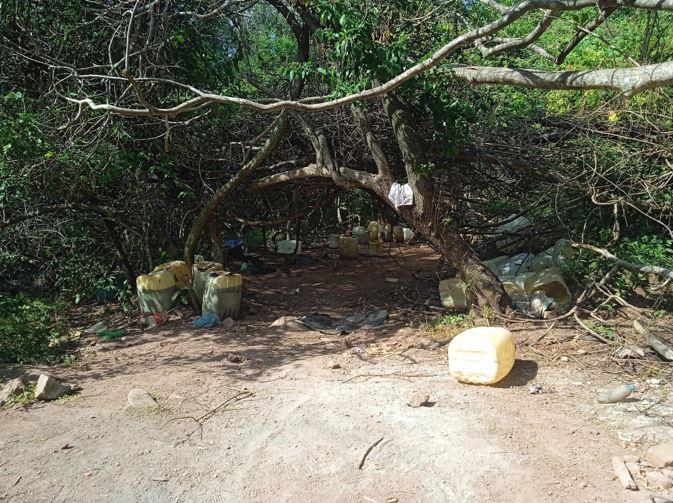 $!Ejército asegura precursores químicos en zona rural de Culiacán