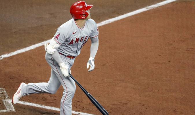 Shohei Ohtani, cerca del ciclo en triunfo de Angelinos