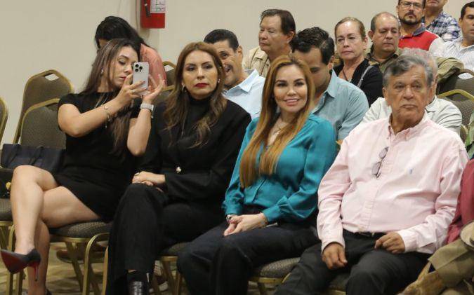 Wendy Barajas y Paola Gárate coincidieron en la necesidad de construir un frente común por Sinaloa.