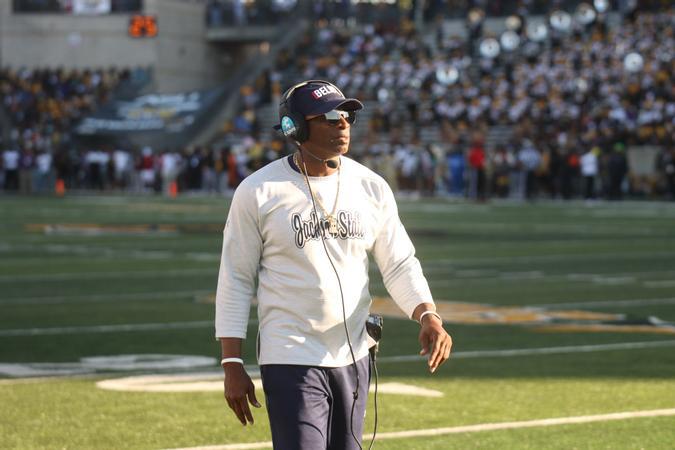 Deion Sanders será el próximo entrenador en jefe en Buffaloes