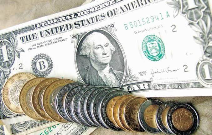 El peso mexicano presentó este 1 de octubre una depreciación frente al dólar de Estados Unidos.