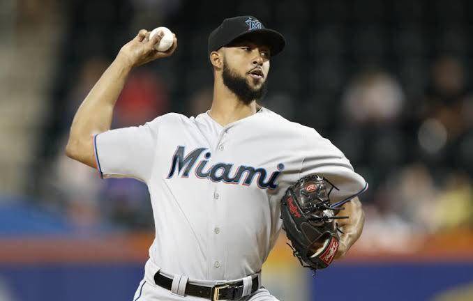 Sandy Alcántara, lanzador de Marlins.