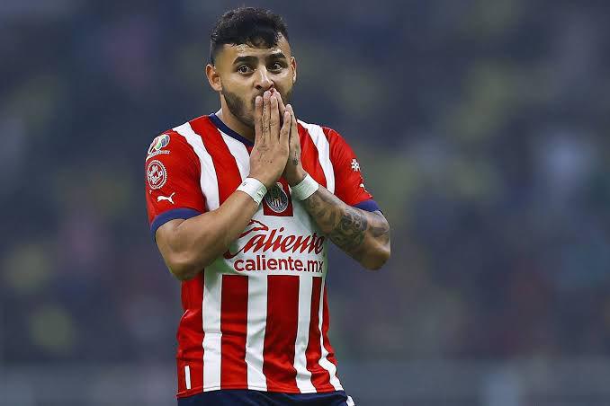Chivas separó a Alexis Vega, Cristian Calderón y al canterano Raúl Martínez por ‘incumplir el reglamento’