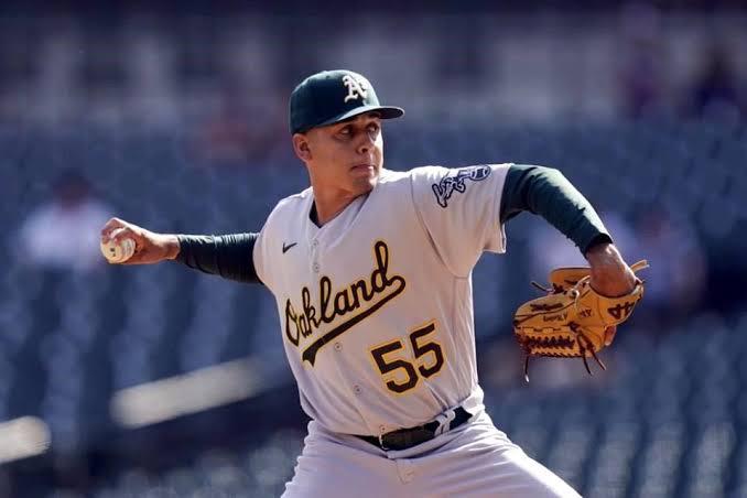 Mexicano Adrián Martínez recibe 4 jonrones, 3 de Yordan Álvarez, para sufrir su quinta derrota