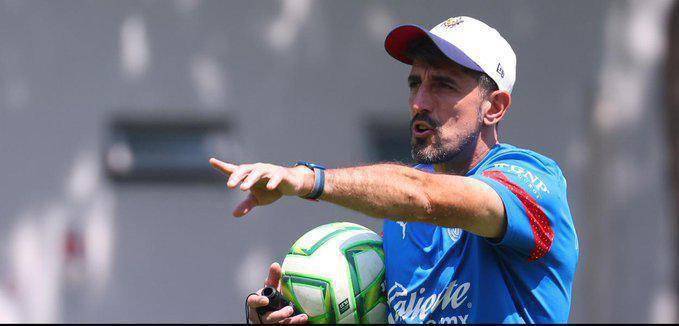 Chivas hace oficial la salida de Veljko Paunovic