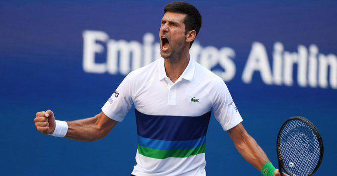 Novak Djokovic remonta y avanza a octavos del US Open