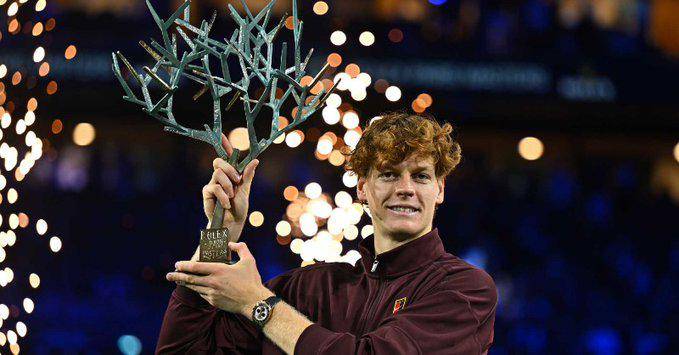 Jannik Sinner conquistó su primer título en el Rolex París Masters.