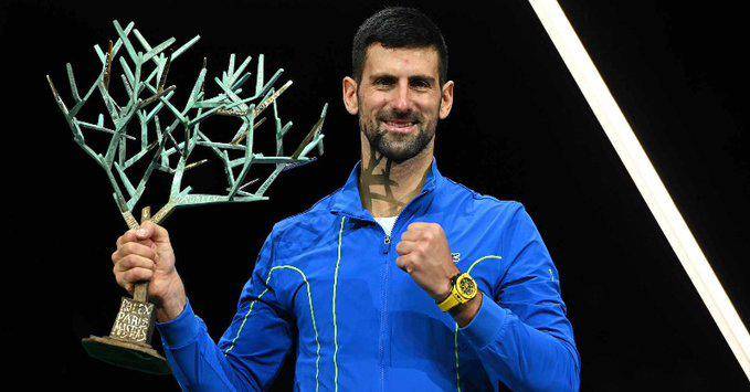 Novak Djokovic vence por 6-4, 6-3 a Grigor Dimitrov.