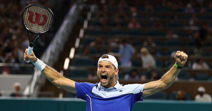 Grigor Dimitrov festeja su triunfo.