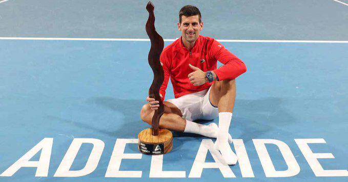 Novak Djokovic se impone en tres sets.