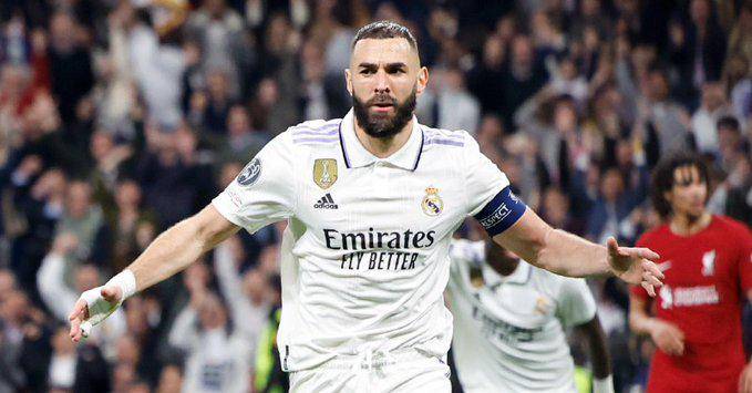 Karim Benzema marca el gol merengue.