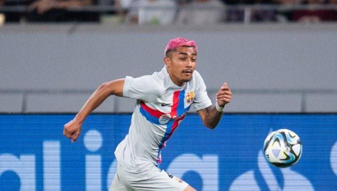 El lateral mexicano es cedido a préstamo por una temporada.