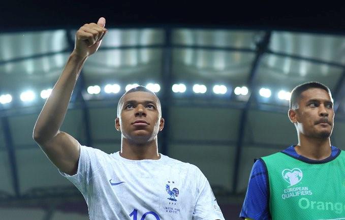 Francia e Inglaterra mantienen el pleno rumbo a la Euro