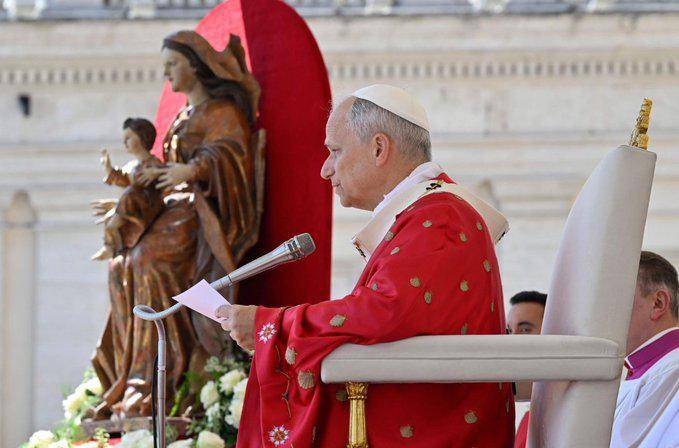 El Papa León XIV llama a la unidad y denuncia la exclusión en misa de Pentecostés