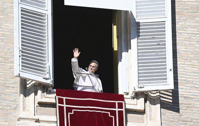 El Pontífice exhorta a preservar valores del Evangelio y rezar por la paz.