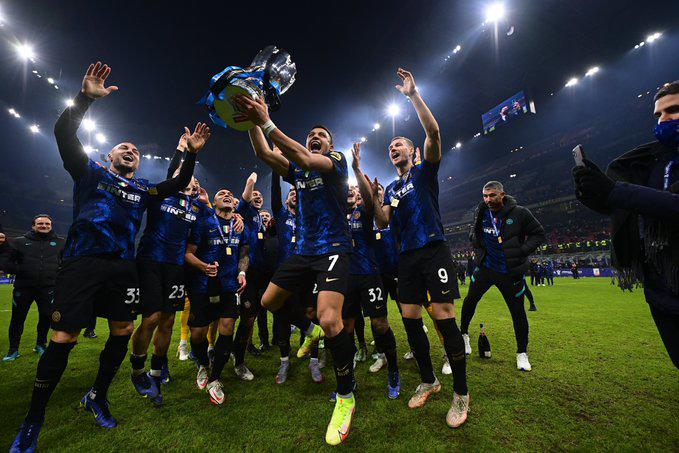 Con gol de último segundo, el Inter de Milán ganó la Supercopa de Italia tras 12 años