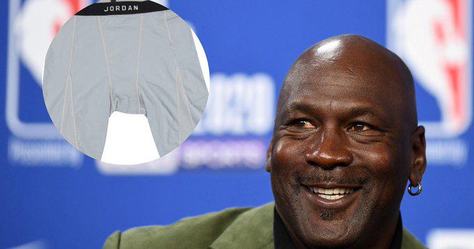 Calzoncillos usados por Michael Jordan son puestos en subasta a partir de 500 dólares