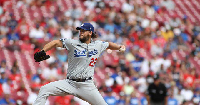 Clayton Kershaw luce sólido y guía a la victoria de Dodgers sobre Rojos