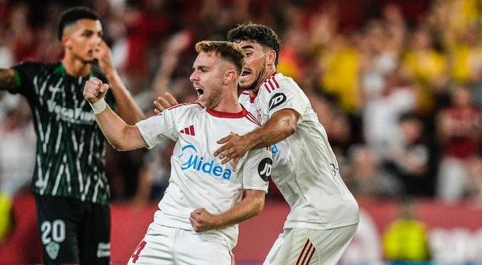 El Sevilla salva al final un punto ante Elche invicto, pero sigue sin ganar en casa