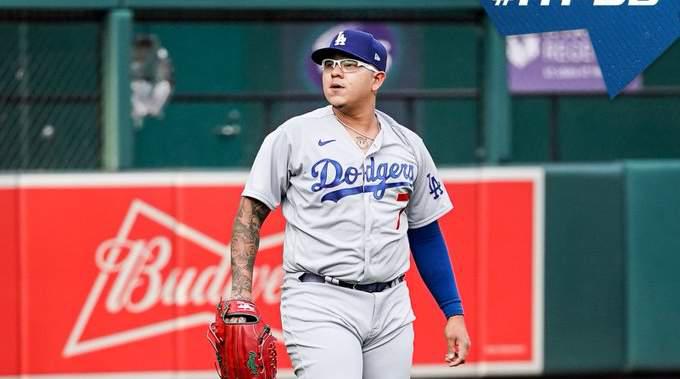 Julio Urías tiene desastrosa salida ante Cardenales