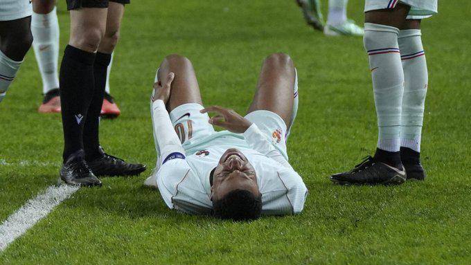 Kylian Mbappé estará fuera de acción por tiempo indefinido.