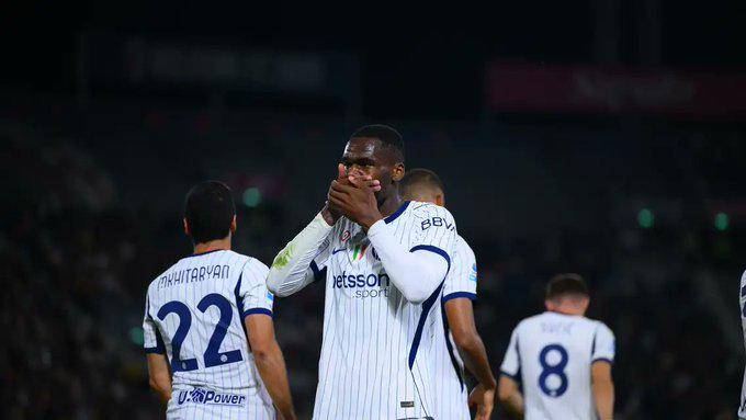 Ange Bonny marca el tercer gol del Inter.