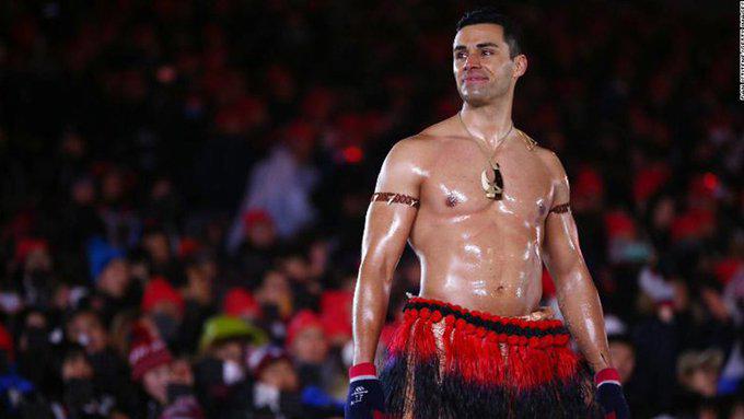 $!Abanderado de Tonga en Juegos Olímpicos recauda fondos por tsunami y erupción