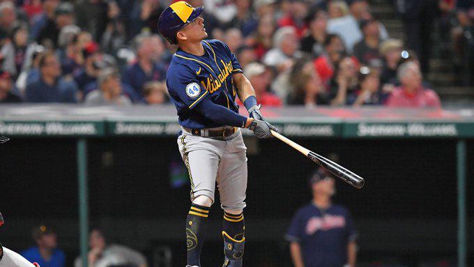 Luis Urías se mete a la élite de jonroneros mexicanos en las Mayores