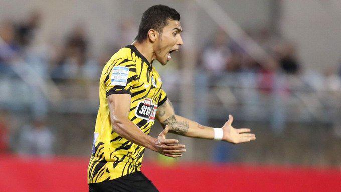 Orbelín Pineda destaca en triunfo del AEK Atenas