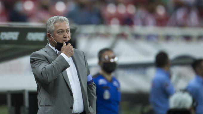 Víctor Manuel Vucetich sale de la dirección técnica de Chivas