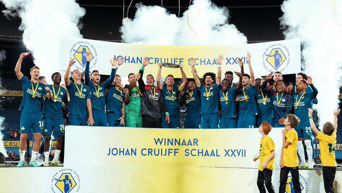 $!Santi Giménez y Feyenoord caen en la Supercopa de la Eredivisie