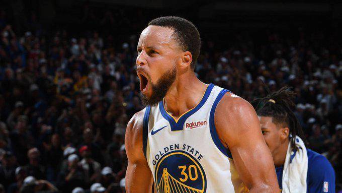 Stephen Curry cerró la temporada como el jugador que más jerseys vende en la NBA.