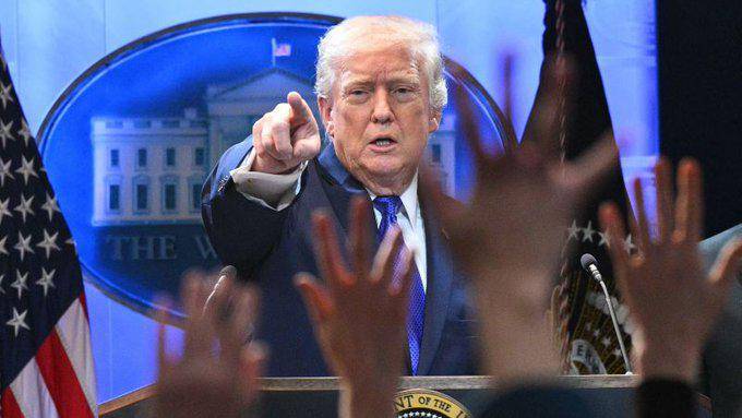 Trump exentó a los productos mexicanos y canadienses que llegan a Estados Unidos bajo las reglas del tratado de comercio T-MEC de su nuevo arancel.